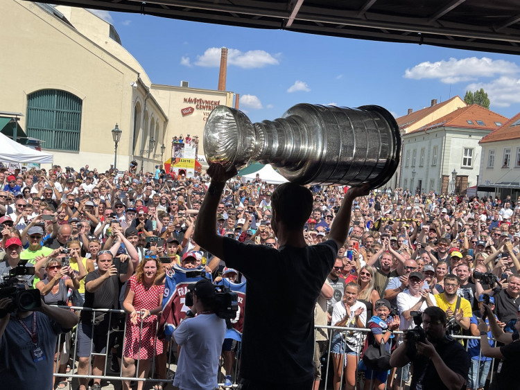 FOTOGALERIE: Pavel Francouz přivezl Stanley Cup do Plzně