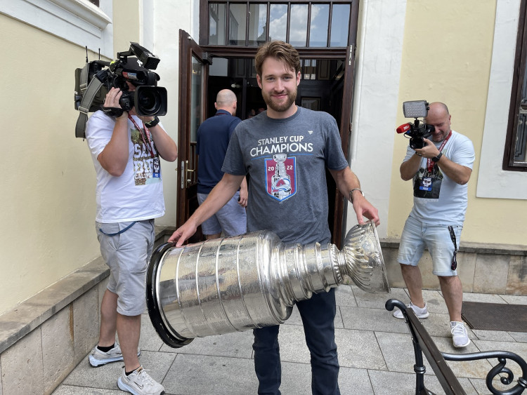 FOTOGALERIE: Pavel Francouz přivezl Stanley Cup do Plzně
