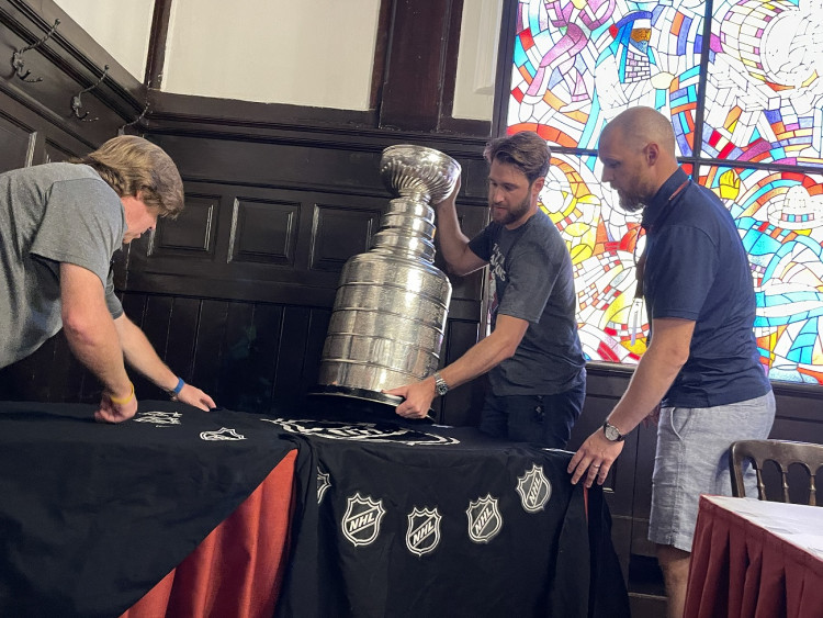 FOTOGALERIE: Pavel Francouz přivezl Stanley Cup do Plzně