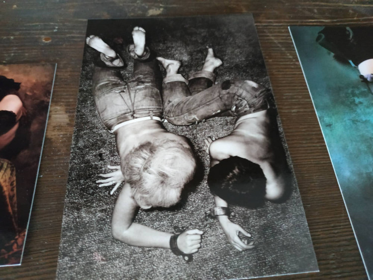 Jan Saudek se ženou na výstavě v Plumlově na zámku