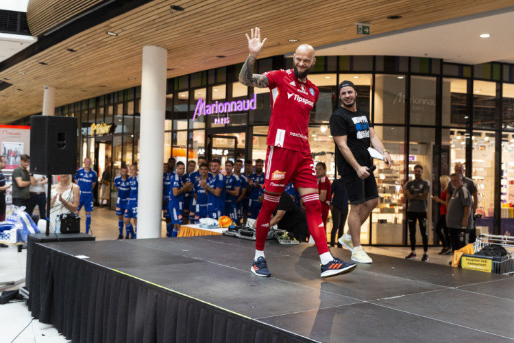 Fotbalová Sigma představila kádr a dresy na novou sezonu. Hrát může i ve žluté