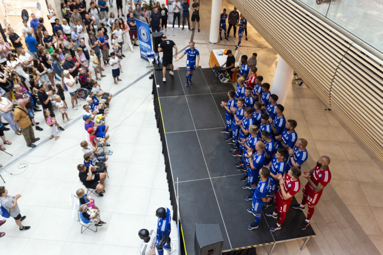 Fotbalová Sigma představila kádr a dresy na novou sezonu. Hrát může i ve žluté