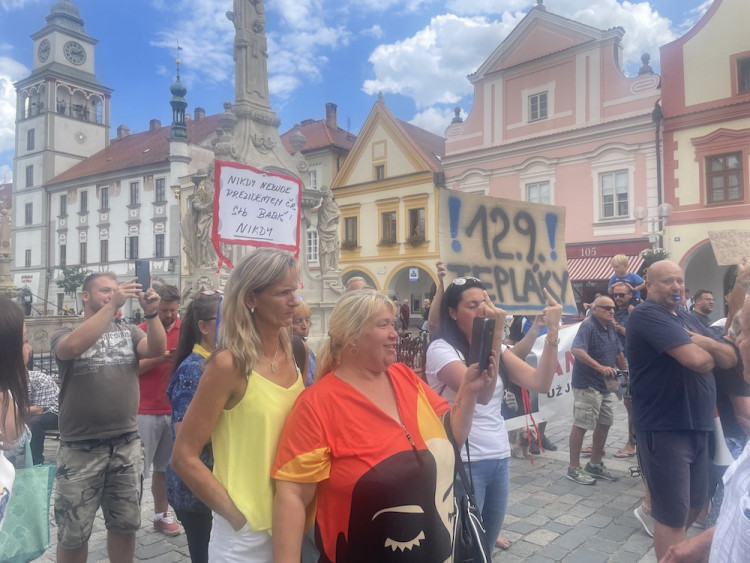 Setkání Andreje Babiše s občany předčasně ukončilo nahlášení atentátu