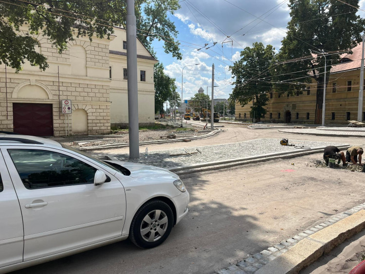 Rozestavěná křižovatka Fortna v Hradci Králové