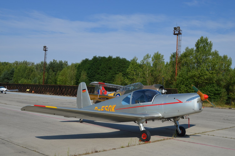 FOTOGALERIE: Piloti protestovali proti zvažovanému rušení letiště