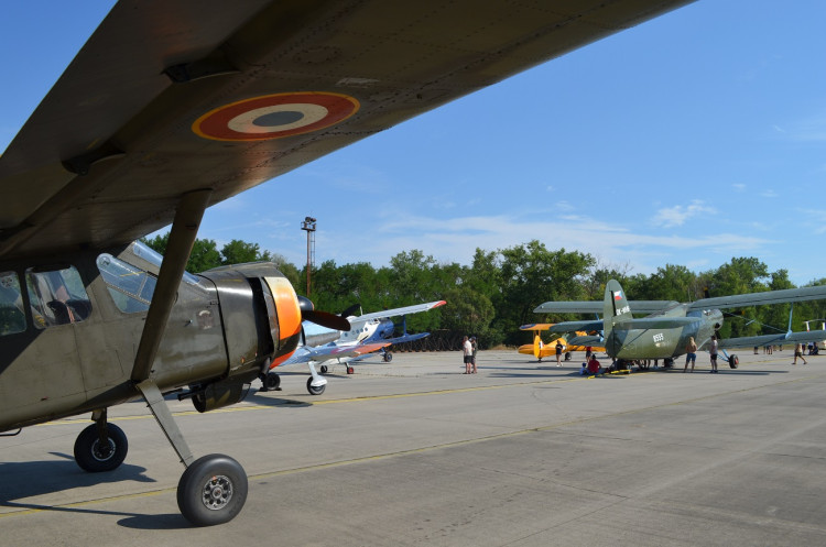 FOTOGALERIE: Piloti protestovali proti zvažovanému rušení letiště