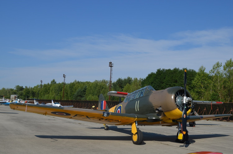 FOTOGALERIE: Piloti protestovali proti zvažovanému rušení letiště