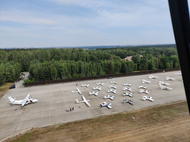 FOTOGALERIE: Piloti protestovali proti zvažovanému rušení letiště