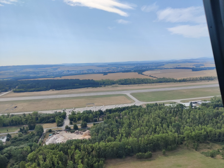 FOTOGALERIE: Piloti protestovali proti zvažovanému rušení letiště