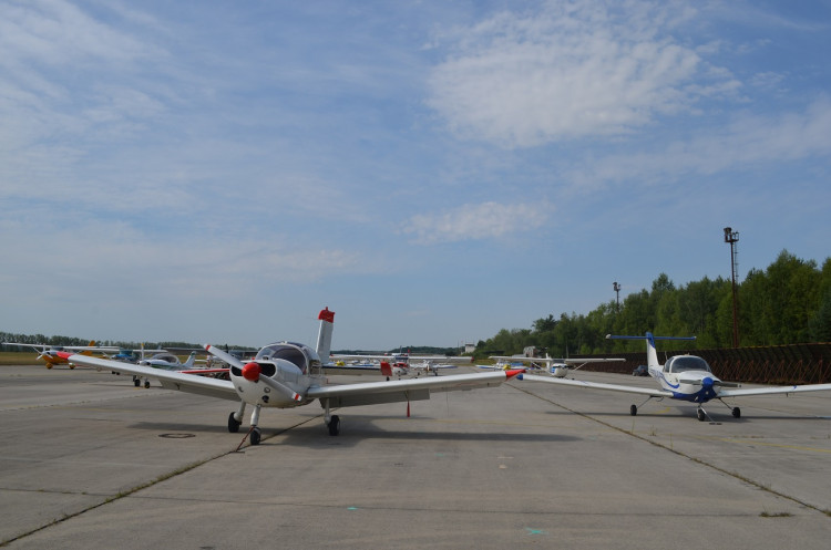 FOTOGALERIE: Piloti protestovali proti zvažovanému rušení letiště
