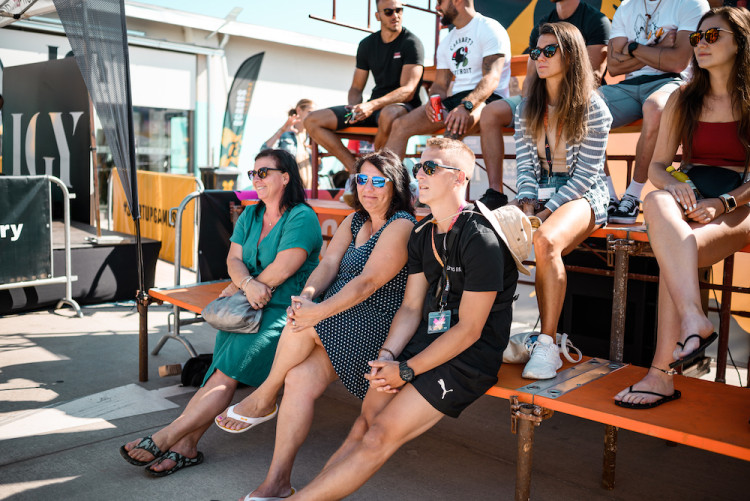 Přes tři stovky závodníků, ale i VIP hosté. Na střeše IGY Centra odstartovaly Big Summer Games