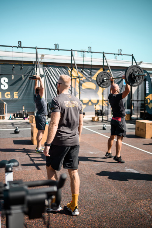 Přes tři stovky závodníků, ale i VIP hosté. Na střeše IGY Centra odstartovaly Big Summer Games