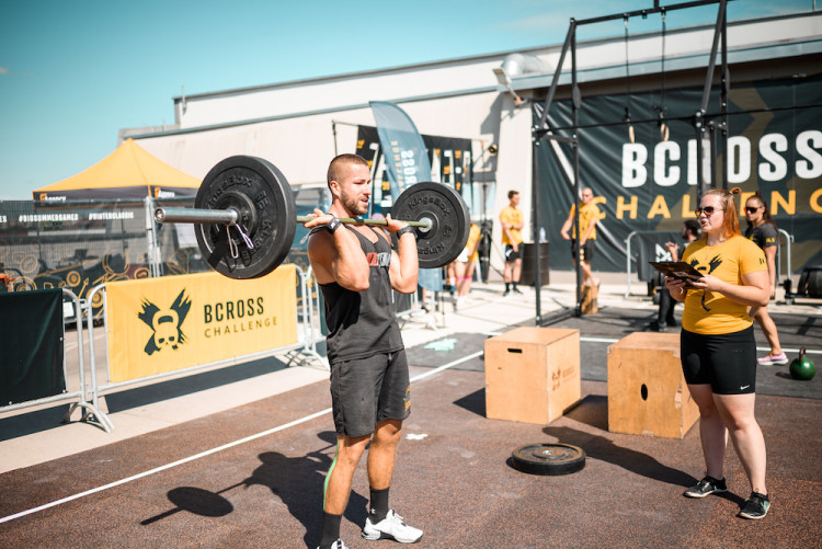 Přes tři stovky závodníků, ale i VIP hosté. Na střeše IGY Centra odstartovaly Big Summer Games