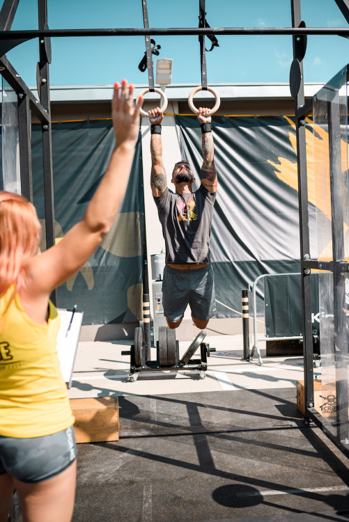 Přes tři stovky závodníků, ale i VIP hosté. Na střeše IGY Centra odstartovaly Big Summer Games