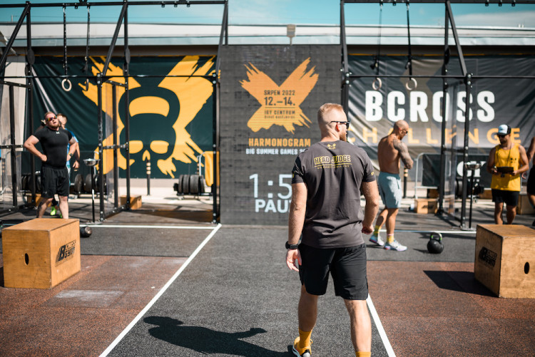 Přes tři stovky závodníků, ale i VIP hosté. Na střeše IGY Centra odstartovaly Big Summer Games