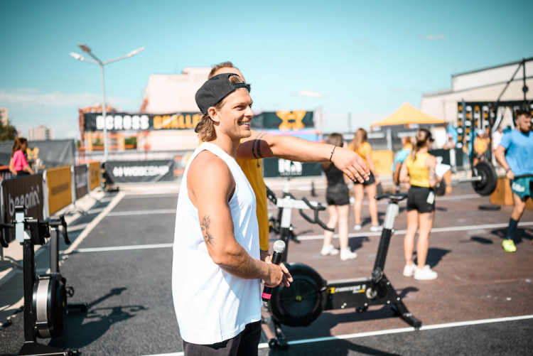 Přes tři stovky závodníků, ale i VIP hosté. Na střeše IGY Centra odstartovaly Big Summer Games