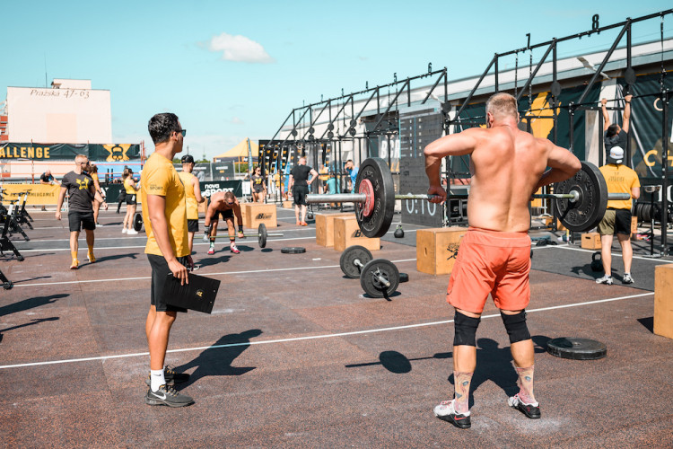 Přes tři stovky závodníků, ale i VIP hosté. Na střeše IGY Centra odstartovaly Big Summer Games