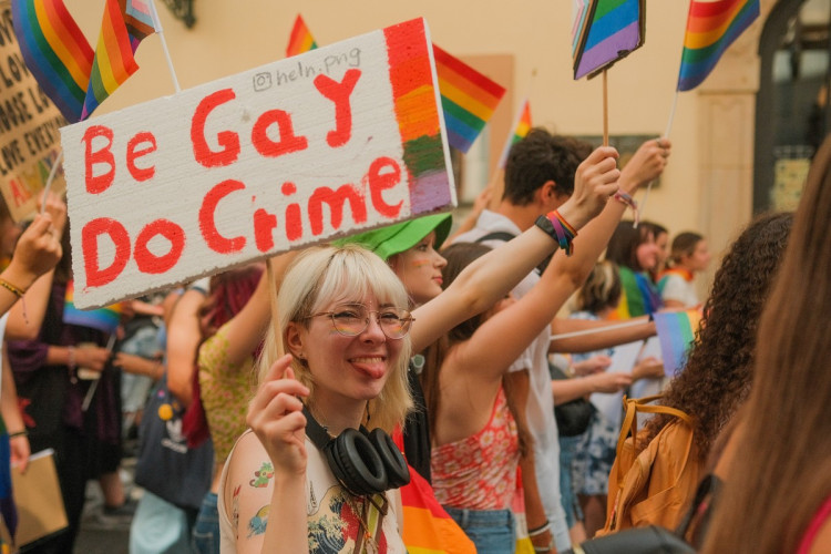 FOTOGALERIE: Duhový průvod prošel Prahou. Podívejte se na ty nejlepší momentky