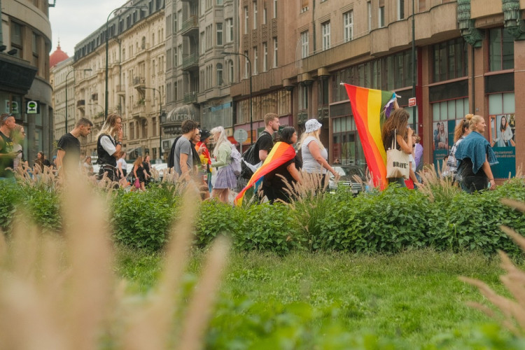 FOTOGALERIE: Duhový průvod prošel Prahou. Podívejte se na ty nejlepší momentky