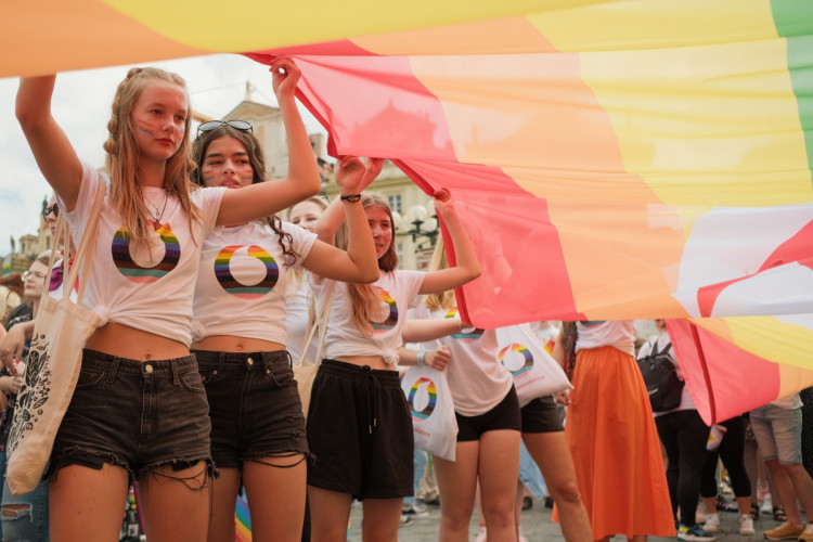 FOTOGALERIE: Duhový průvod prošel Prahou. Podívejte se na ty nejlepší momentky
