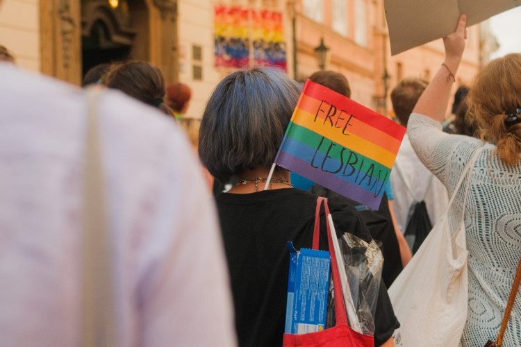 FOTOGALERIE: Duhový průvod prošel Prahou. Podívejte se na ty nejlepší momentky