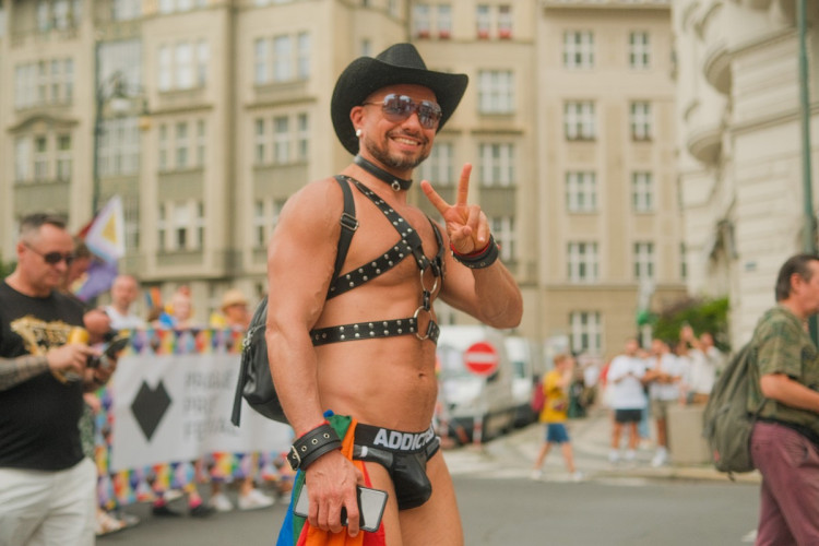 FOTOGALERIE: Duhový průvod prošel Prahou. Podívejte se na ty nejlepší momentky