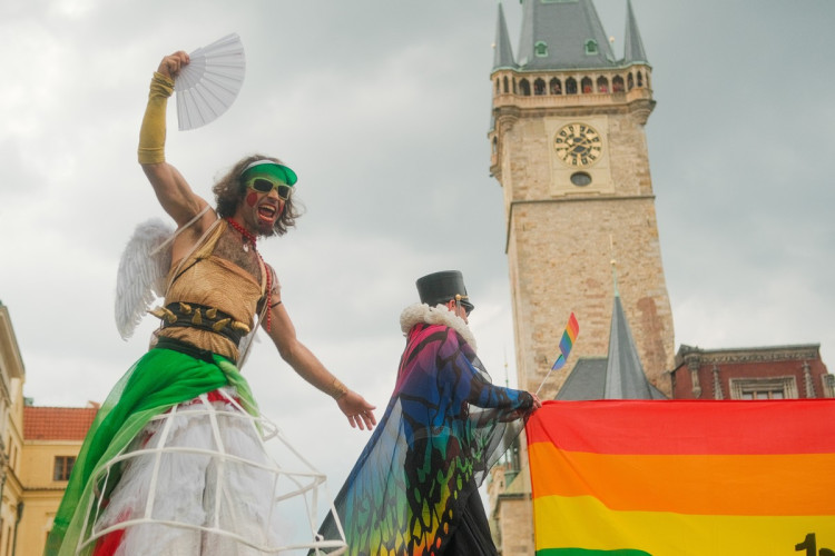 FOTOGALERIE: Duhový průvod prošel Prahou. Podívejte se na ty nejlepší momentky