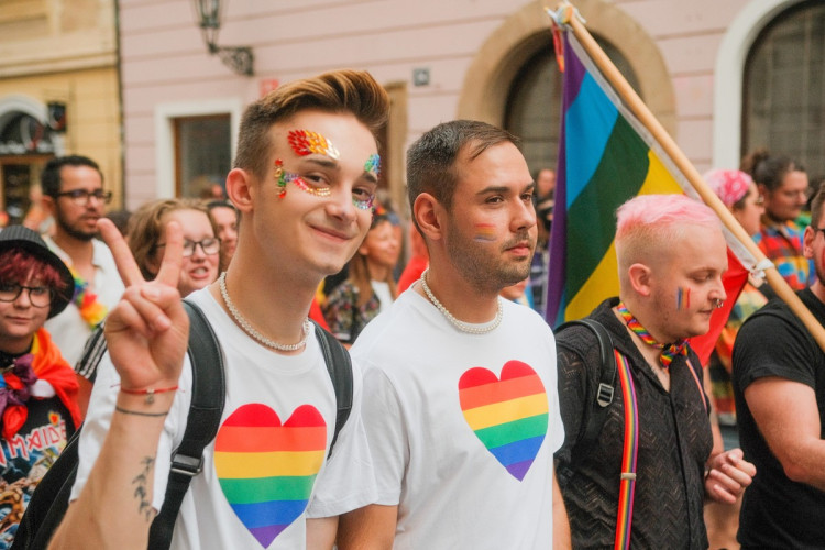 FOTOGALERIE: Duhový průvod prošel Prahou. Podívejte se na ty nejlepší momentky
