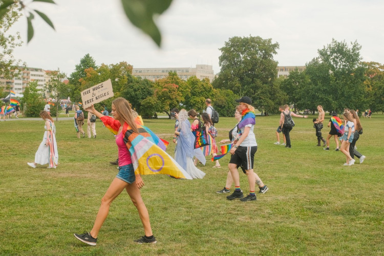 FOTOGALERIE: Duhový průvod prošel Prahou. Podívejte se na ty nejlepší momentky