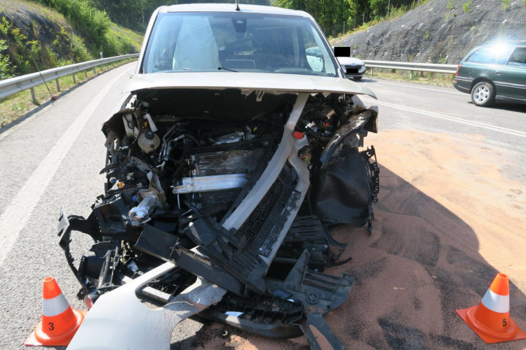 Nehoda na silnici mezi Libercem a Jabloncem