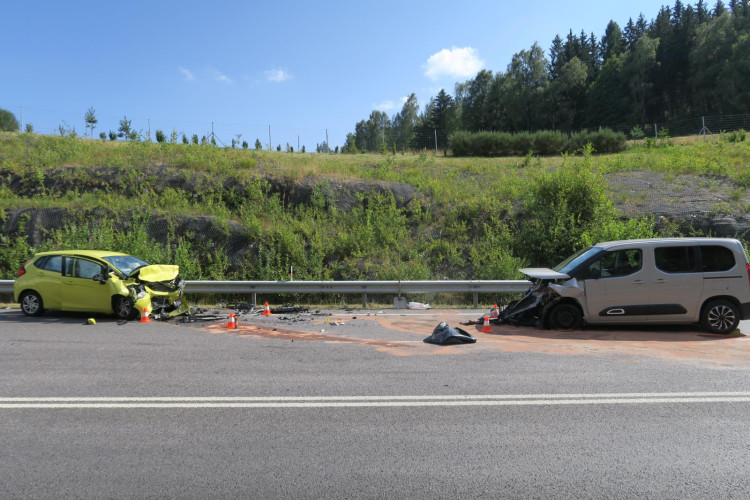 Nehoda na silnici mezi Libercem a Jabloncem