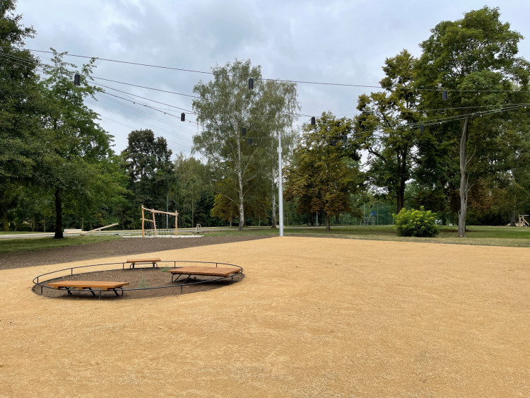 FOTOGALERIE: Park za OC Plaza po revitalizaci