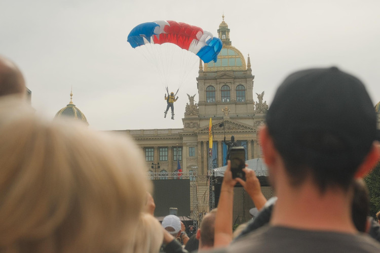 FOTOGALERIE: Stovky motorkářů projely Prahou. Podívejte se na fotky