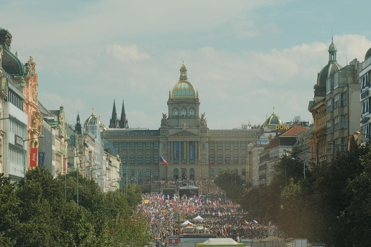 FOTOGALERIE: Na demonstraci proti vládě přišlo na 70 tisíc lidí