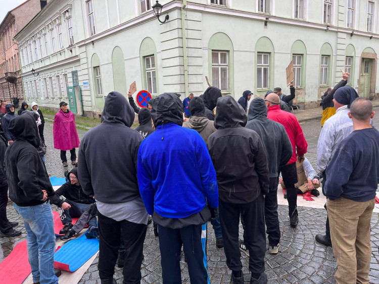 GALERIE: Policejní cvičení antikonfliktního týmu v Josefově