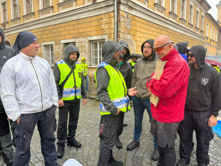 GALERIE: Policejní cvičení antikonfliktního týmu v Josefově