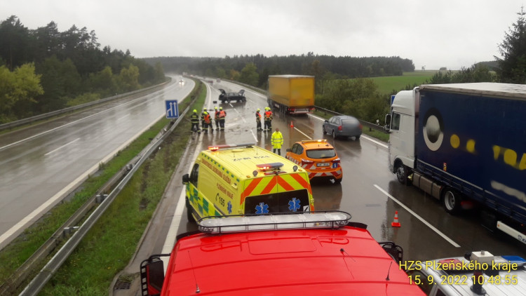 FOTOGALERIE: Nehody na mokré vozovce 15. září 2022