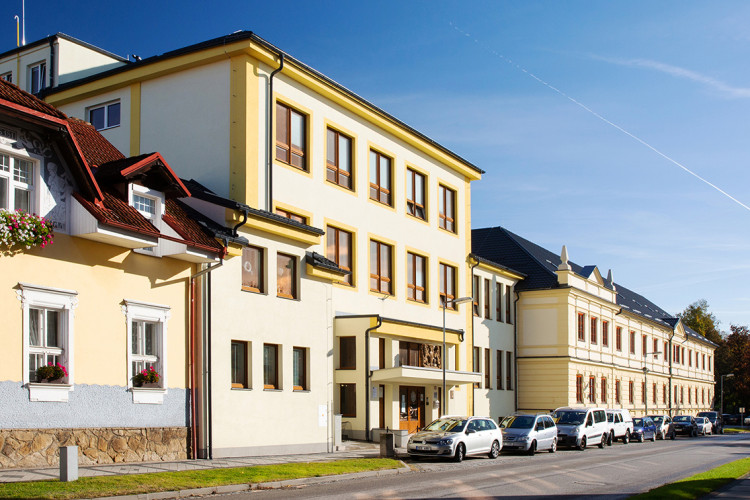 Střední uměleckoprůmyslová škola Bechyně nabízí tradiční řemeslo a kreativitu