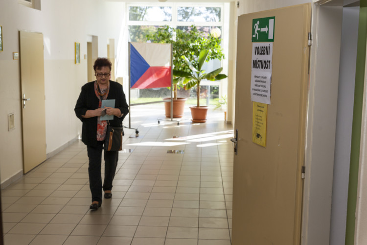 První volební den 2022