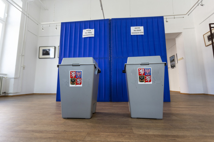 První volební den 2022