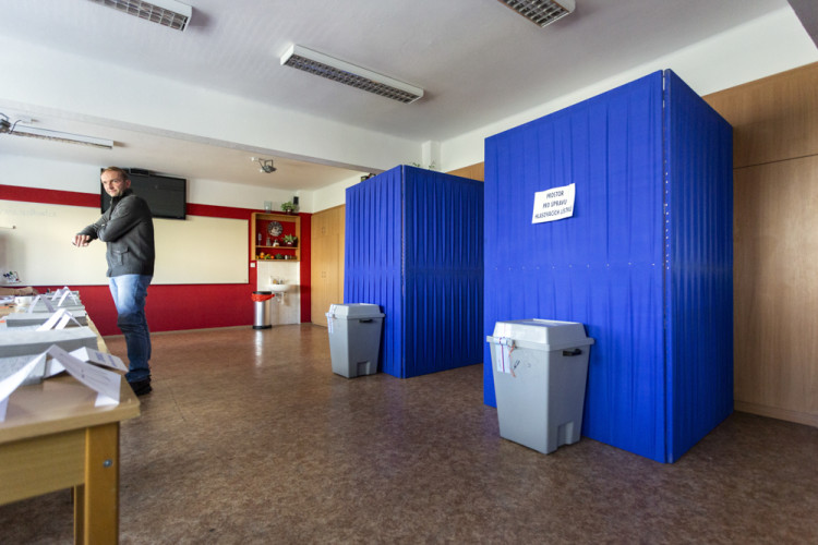 První volební den 2022