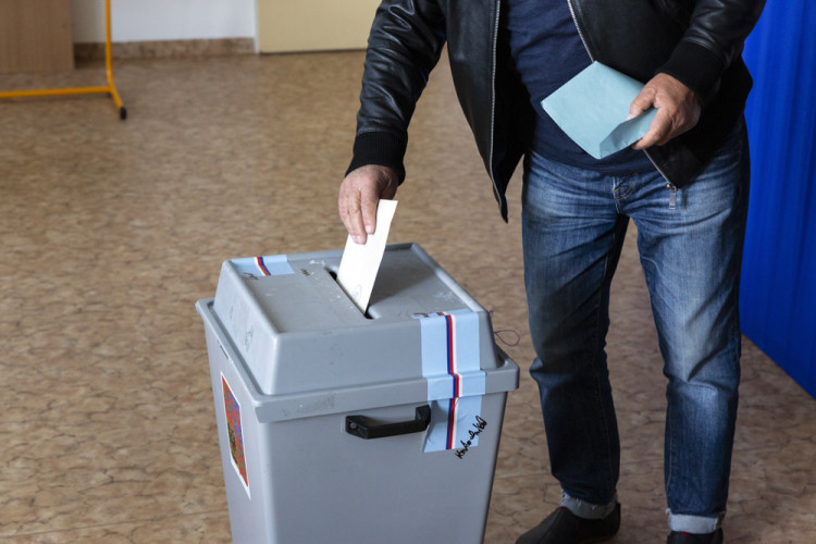 První volební den 2022