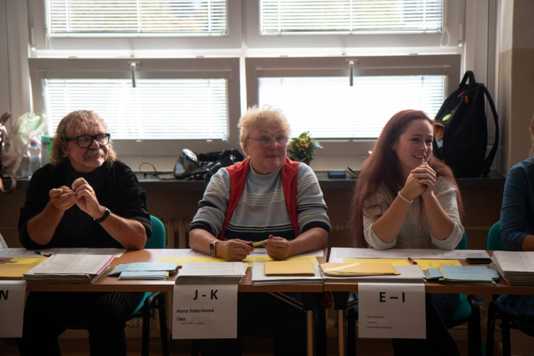 První volební den 2022