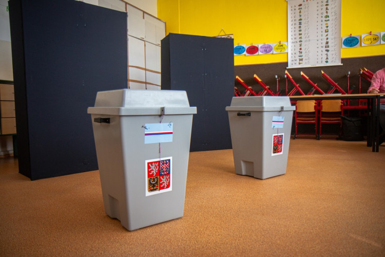 První volební den 2022