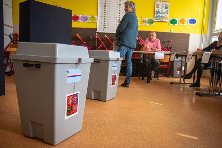 První volební den 2022