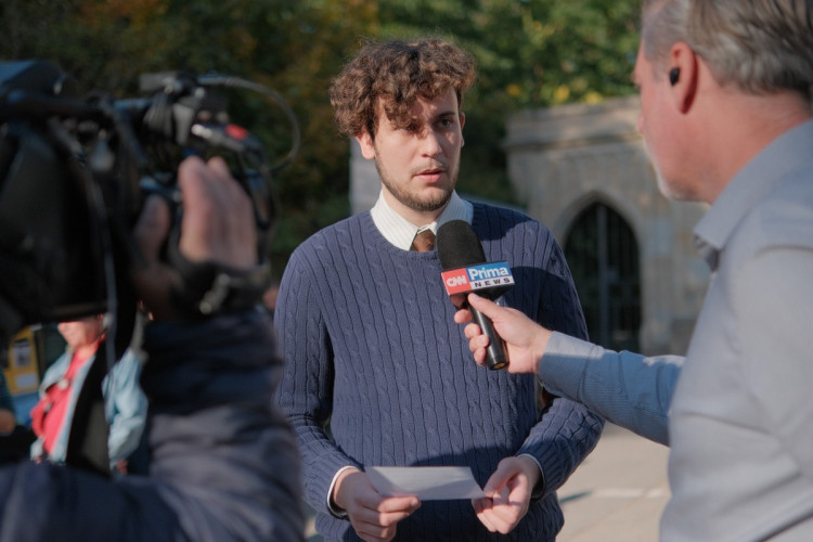 FOTOGALERIE: Lidé demonstrovali před ruskou ambasádou. Chtějí vrátit Kaliningrad Česku