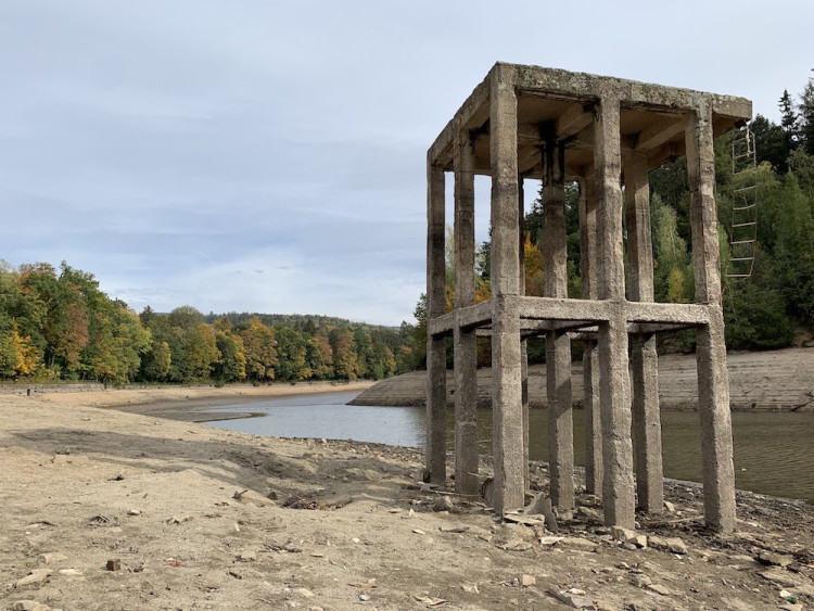 Přehrada je téměř vypuštěná