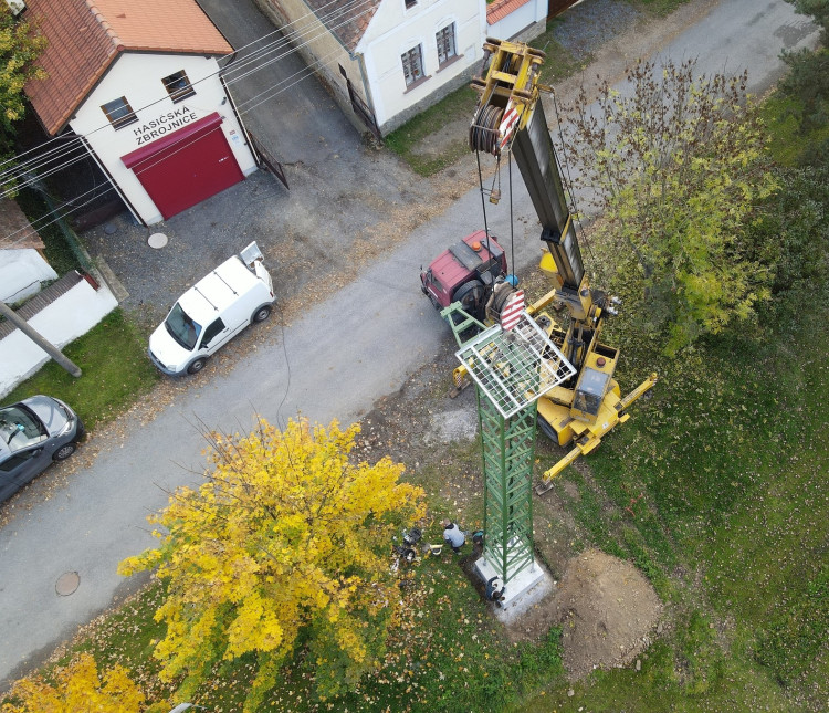 FOTOGALERIE: Příprava čapího hnízda ve Vstiši