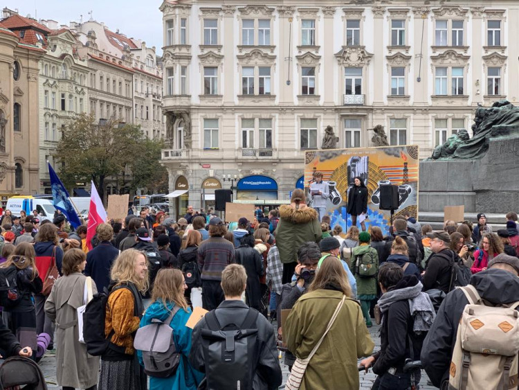 FOTOGALERIE: Aktivisté stávkují za klima v centru Prahy