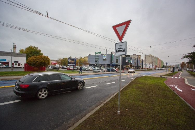 FOTOGALERIE: Už je v provozu. Nová trať v Olomouci slouží cestujícím